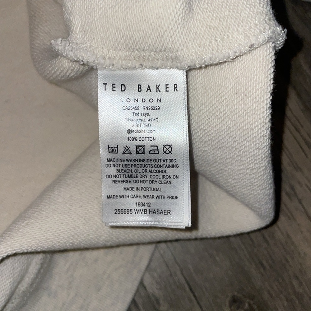 Ted Baker London woman’s sweatshirt size small
Like new condition - Picture 8 of 8